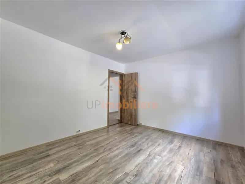 Apartament 2 Camere Decomandat Parter Zona Nufarul Oradea