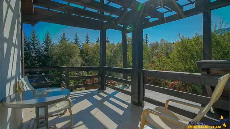 Pensiune de Vanzare Brasov 623mp 12 Camere