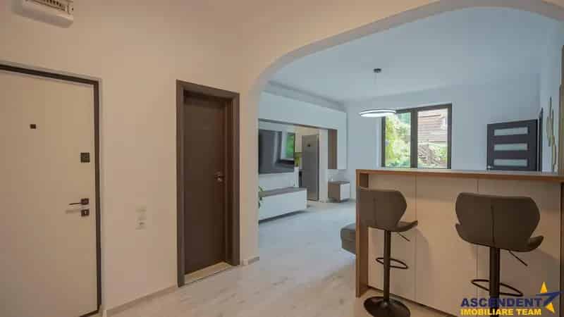 Apartament 3 camere Vila Central Garaj Terasa 190mp
