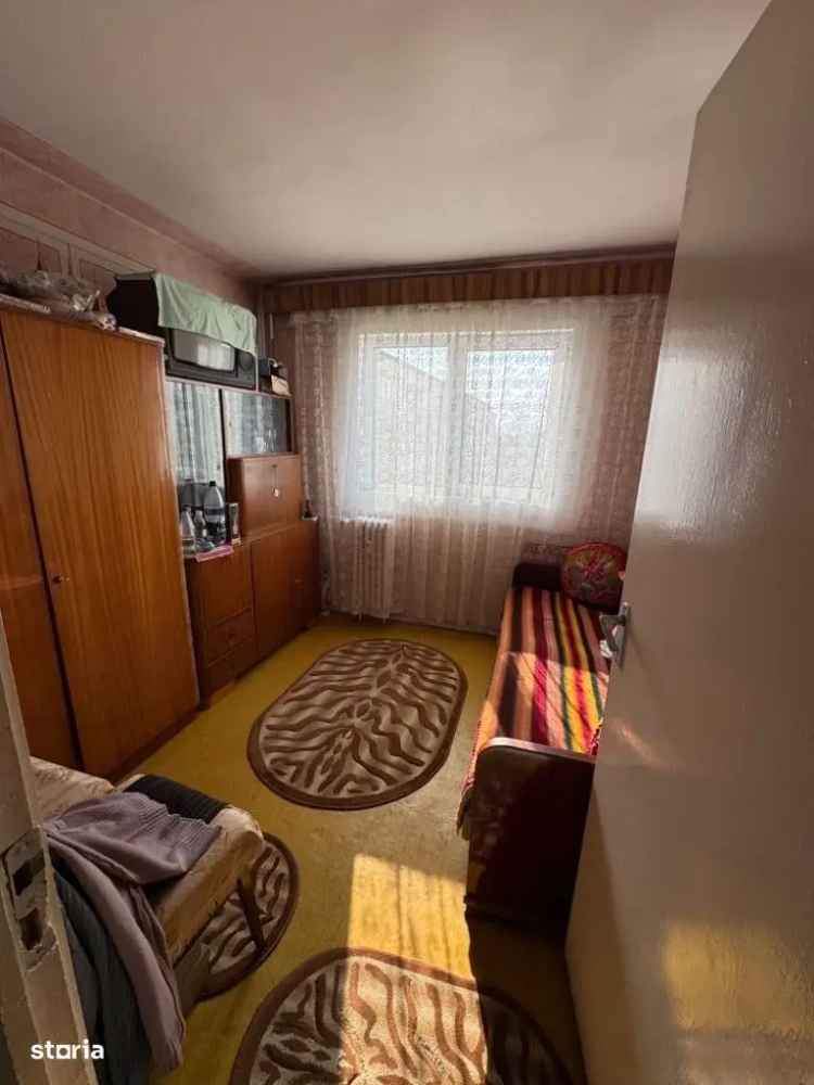 vânzare apartament 3 camere etaj 3 Brazda, proprietate de 65mp