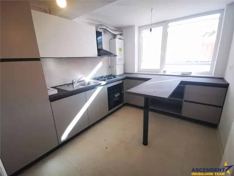 Inchiriere apartamente 3 camere mobilate in Bartolomeu, design elegant