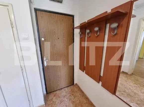 Apartament 2 camere, semidecomandat, zona Dioda