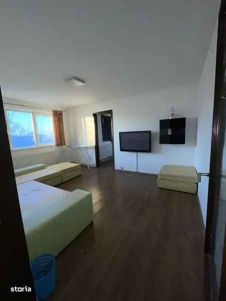 Apartament de vanzare cu doua camere semidecomandat in zona Scoala 5