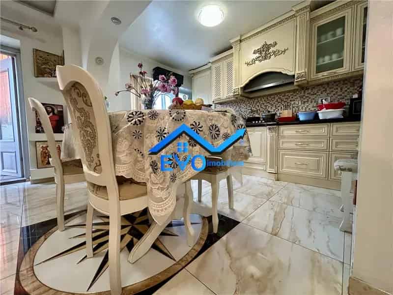 Apartament de vanzare cu 3 camere, 96.38 mp, decomandat, etaj intermediar, Bicaz
