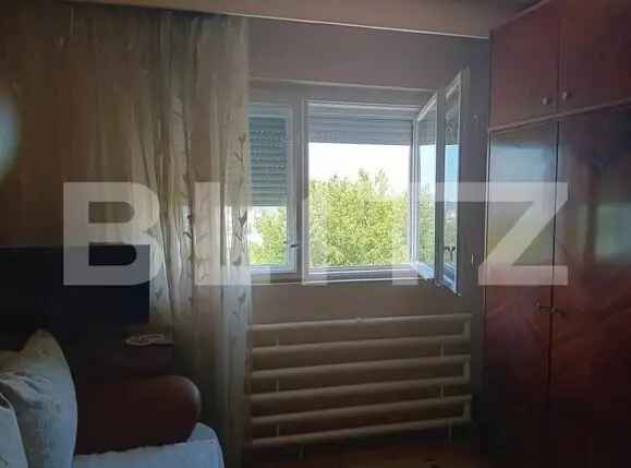 Apartament cu doua camere, bucatarie spatioasa si baie