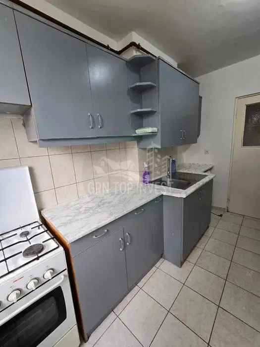 Inchiriere apartament 2 camere mobilat cu balcon zona Bulevardul Mihai Viteazul