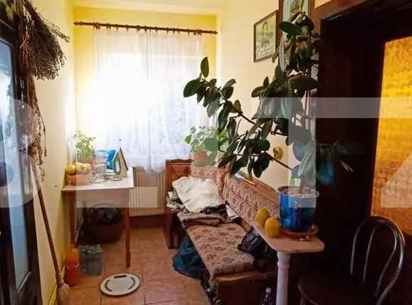 Apartament 2 camere, la casa, decomandat, zona Cetate