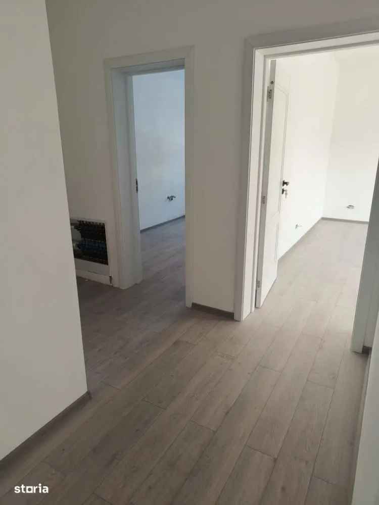 Apartament de vânzare 2 camere cu grădină proprie în zonă liniștită