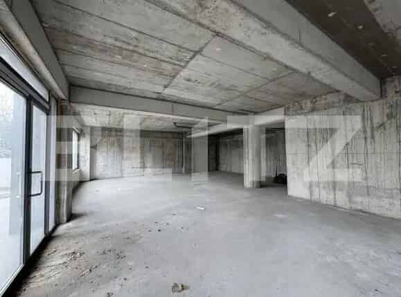 Spatiu Comercial 256 mp Craiovita Noua Bloc Nou Demisol