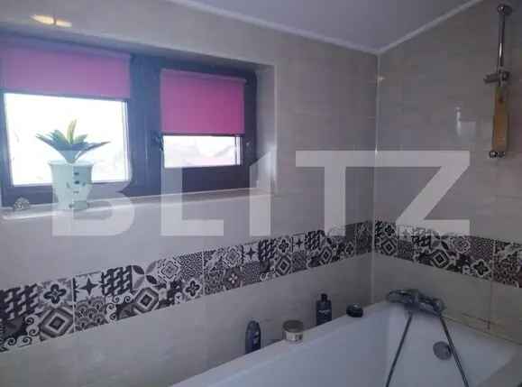 Apartament intr-o casa, 3 camere, mobilat, 90 mp, zona Ronat