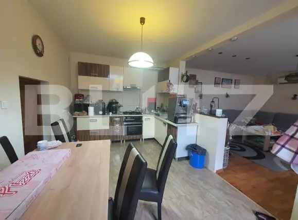 Apartament la casa, 2 camere, 76mp utili, Zona centrală