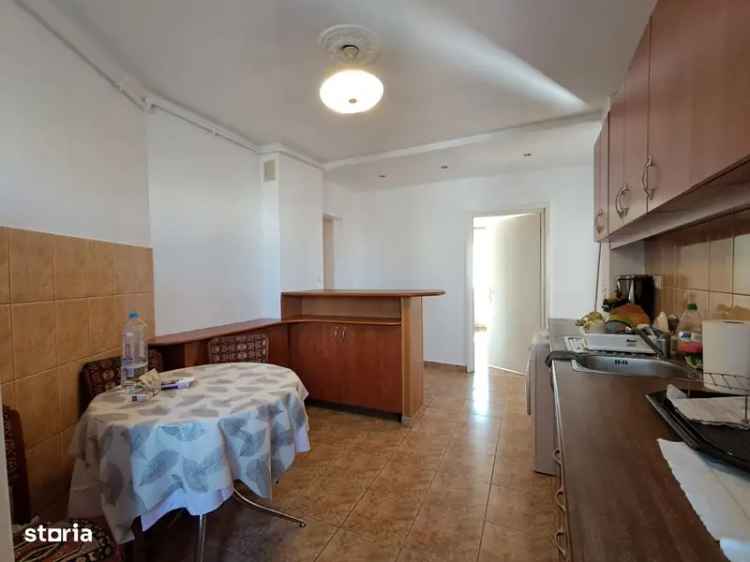 Vanzare apartament 4 camere decomandat Str Campului aproape de Kaufland