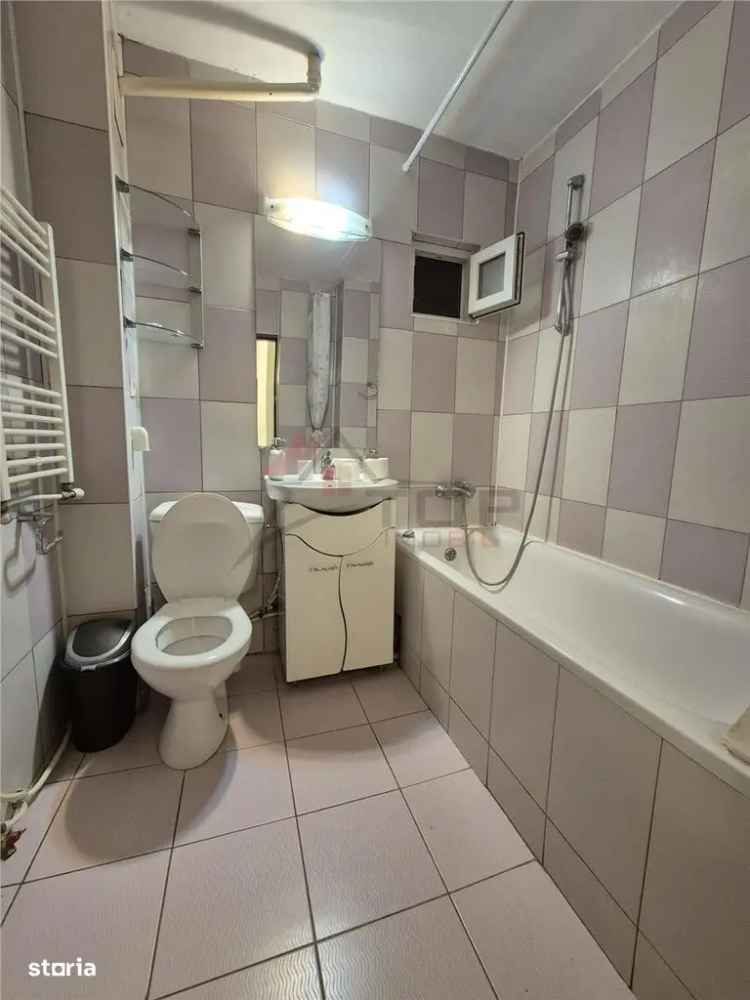 Apartament de vanzare 3 camere mobilat in Nicolina