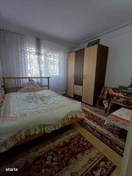 Zimbru- Apartament 3 camere- etajul 2