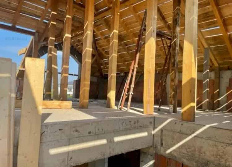 Vila la rosu  Domnesti Ciutaci