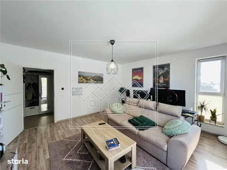 Ap decomandat, 55 mp utili, 2 balcoane, mobilat modern - Selimbar