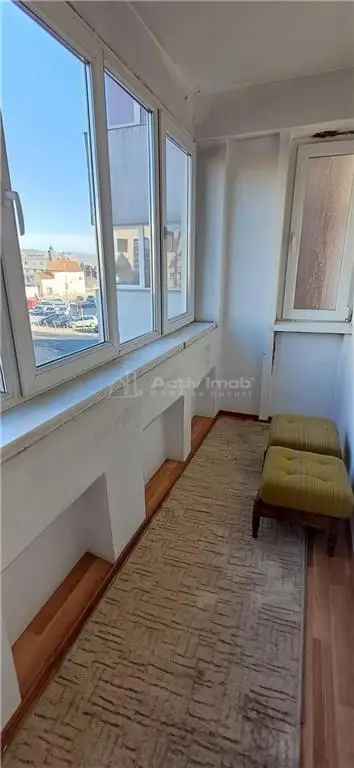 Inchiriere apartament 4 camere cu 2 bai si terasa in zona Garii