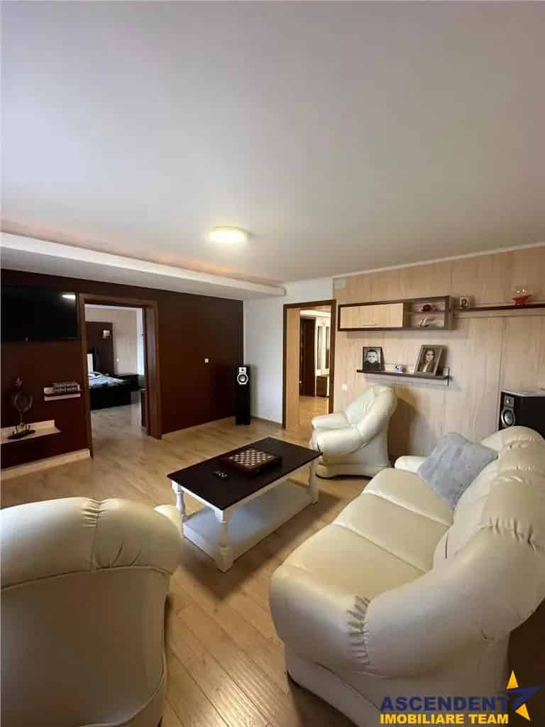 Casa cu doua corpuri Brasov Sanpetru - Mobilata si Utilata