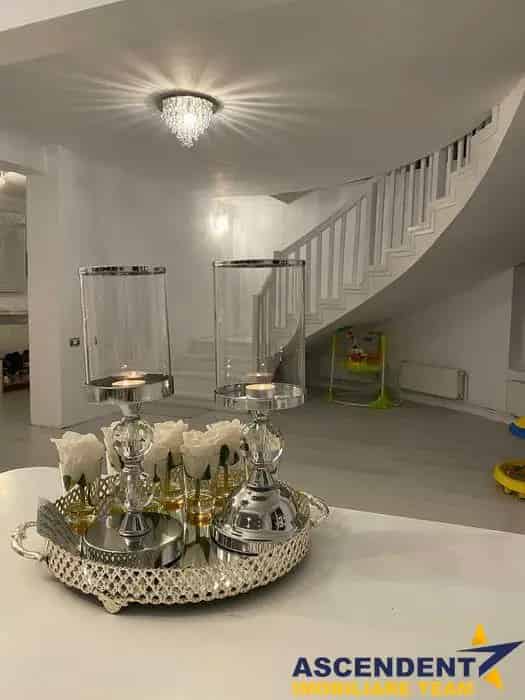 Vilă Elegantă 800 mp Garaj Dublu 4 Dormitoare Brașov