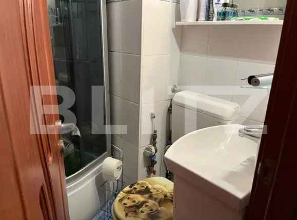 Apartament 3 camere de vânzare, 75 mp, zona Dacia