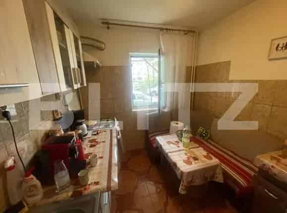 Apartament 4 camere Alexandru cel Bun 75mp Parter Decomandat