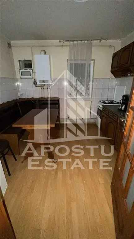 Apartament cu 4 camere, 2 bai, Zona Aradului