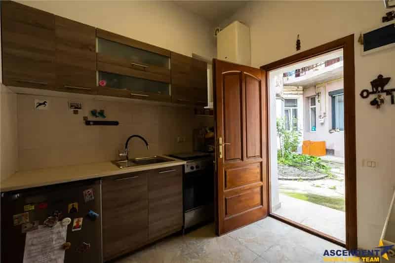 Vand Spatiu Comercial Apartament si Teren Brasov