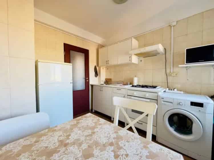 Apartament 3 camere de vânzare în Ștefan cel Mare