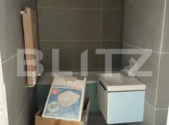 Apartament 2 camere, semidecomandat, etaj intermediar, Orientare Estica