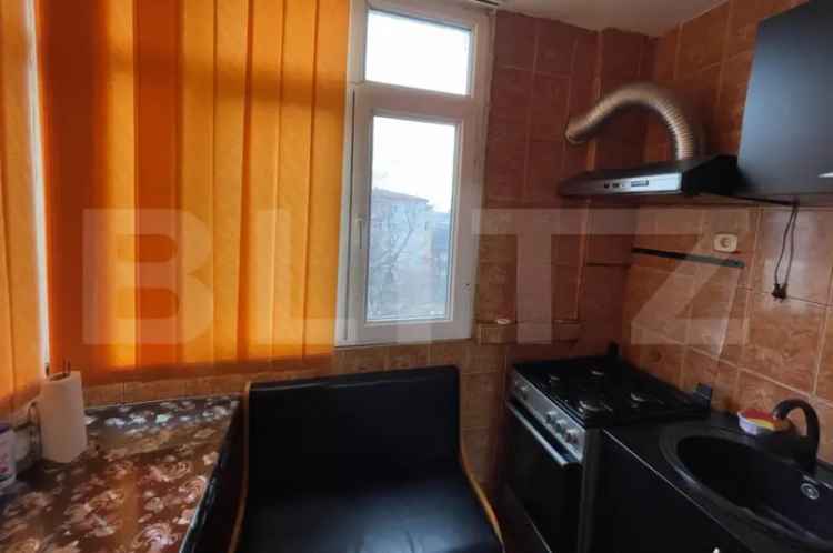 Apartament decomandat, 2 camere, 52 mp, zona piscina Sânzia