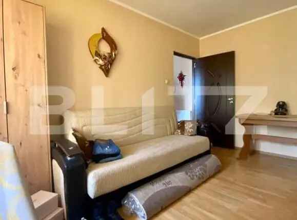 Apartament 2 camere decomandat etaj 4 cu 2 balcoane