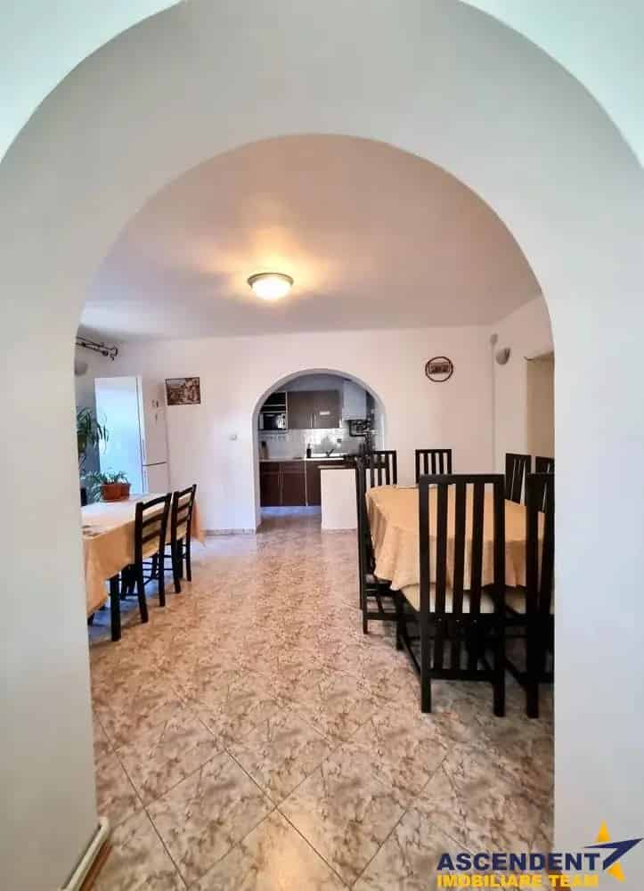 Vila 8 Dormitoare 6 Bai Timisul de Jos Cazare Turistica