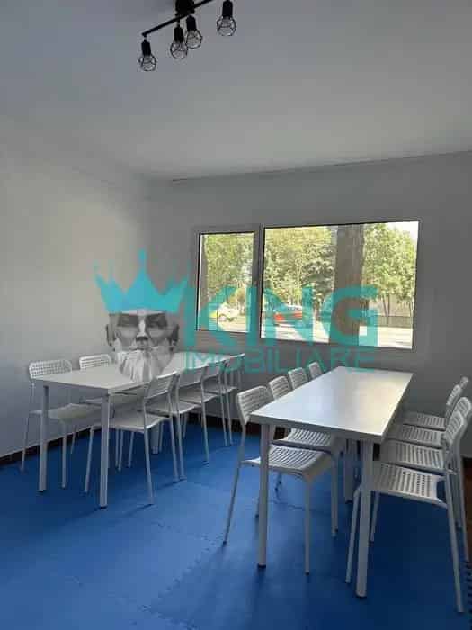 Spatiu Comercial Podu Ros 51mp 2 Camere 2 Bai Centrala Termica