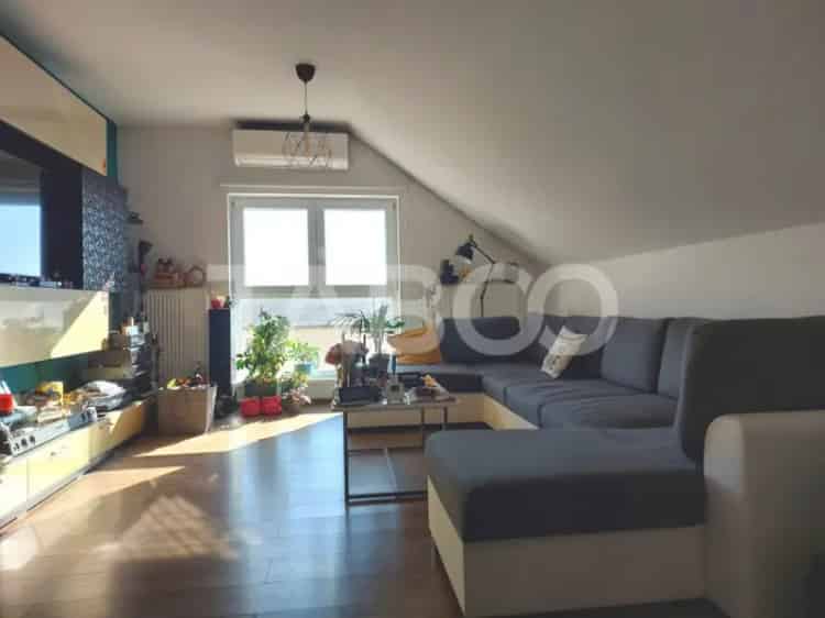 Apartament de vanzare 4 camere cu balcon in Piata Cluj Sibiu