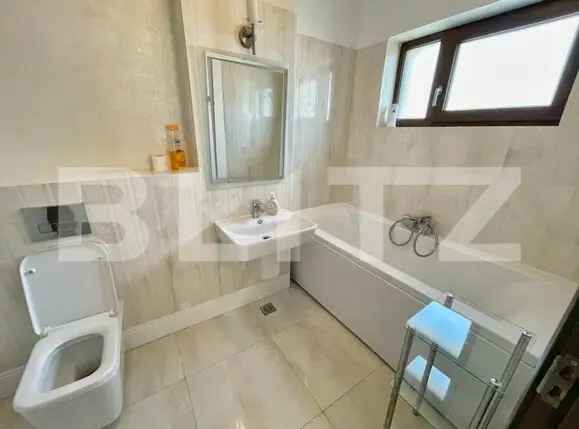 Apartament 3 camere, 76 mp, centrala termica, parcare, zona Centrala