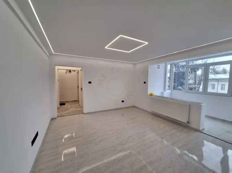 Apartament de vanzare 3 camere ultracentral modern in Pitesti