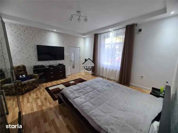 Vânzare apartament 3 camere Zona Sinaia confortabil și mobilat