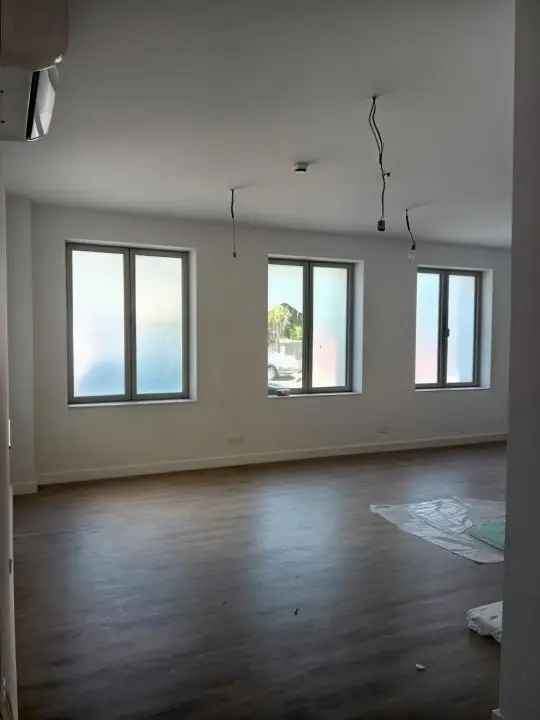 Apartament de vanzare - Spatiu versatil cu intrare separata