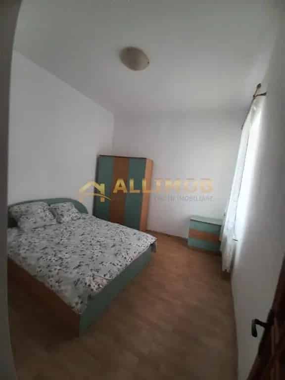 Apartament 3 camere  in Ploiesti, zona centrala