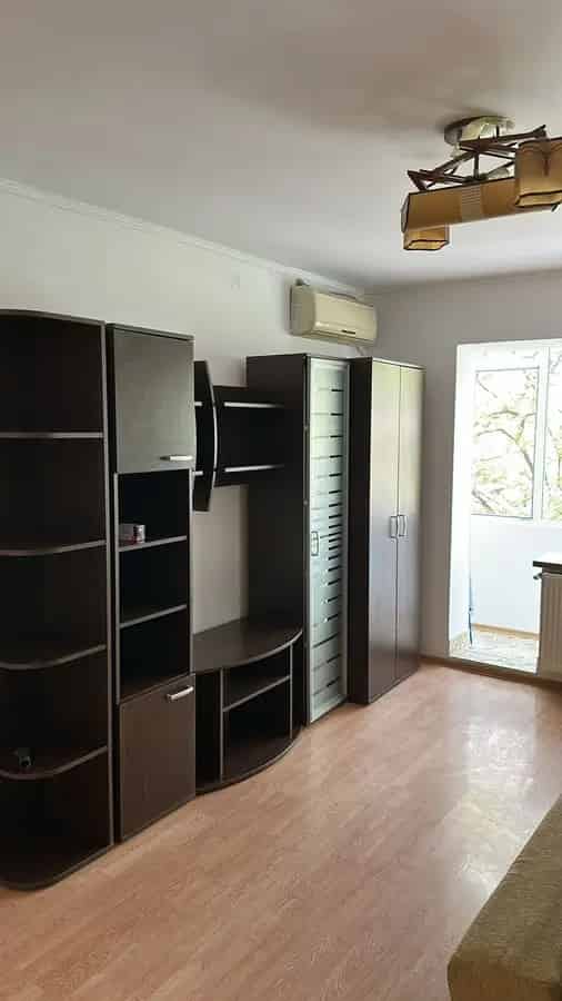 Apartament 37 mp Decomandat Etaj 2 Renovata Recent Dristor