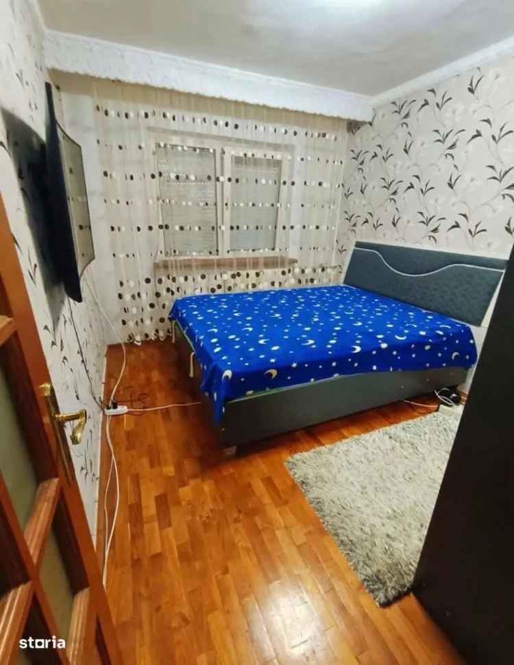 Apartament de vânzare cu 3 camere decomandate în George Enescu