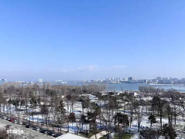 Apartament de vanzare cu vedere panoramica spre lac in Tomis Nord