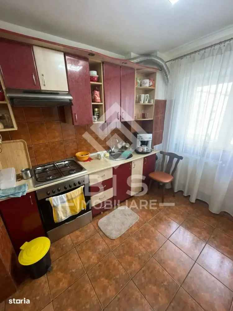 Vânzare apartament 2 camere etaj 3 cu lift în zonă râvnită