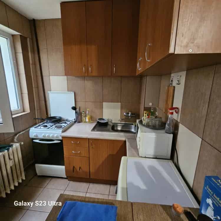Apartament 27 mp Parter Bloc 10 Etaje 1972 Semidecomandat