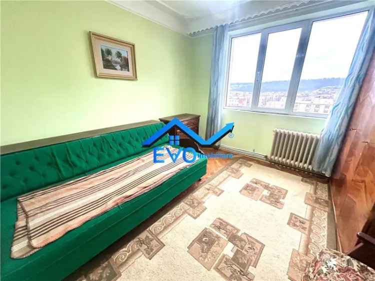 Apartament de inchiriat cu 3 camere, zona Alexandru cel Bun