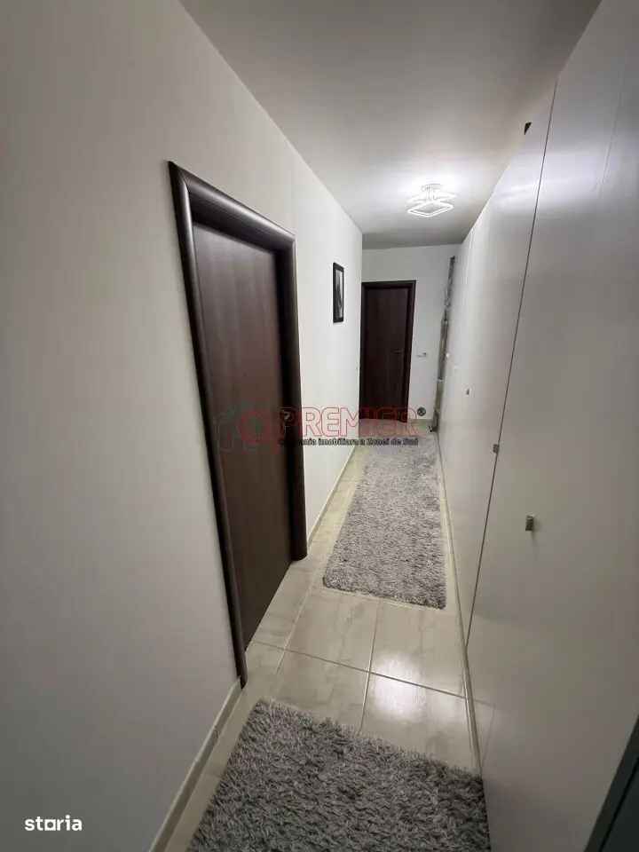 Vânzare apartamente 2 camere decomandat pe Splaiul Unirii cu terasă