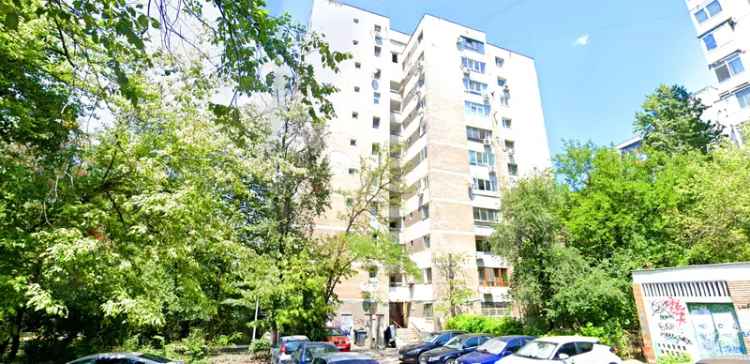 Apartament de vanzare 2 camere Bucuresti cu lifturi in zona Compozitori