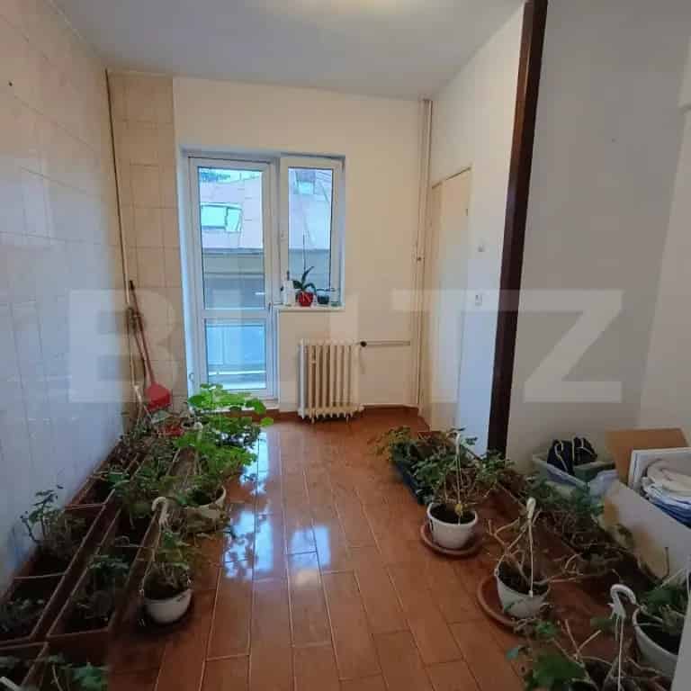 Apartament 4 Camere Decomandat 108 5 mp Zona Centrala
