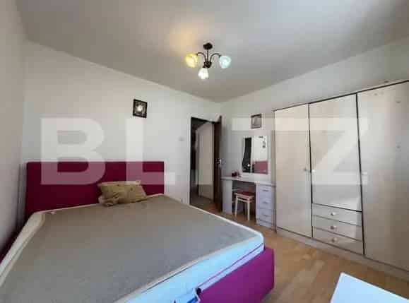 Apartamente de vânzare decomandat 2 camere în cartier Vasile Aaron