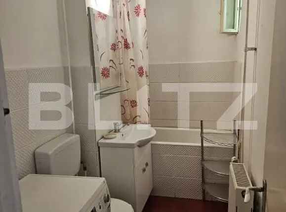 Apartament cu 3 camere decomandat